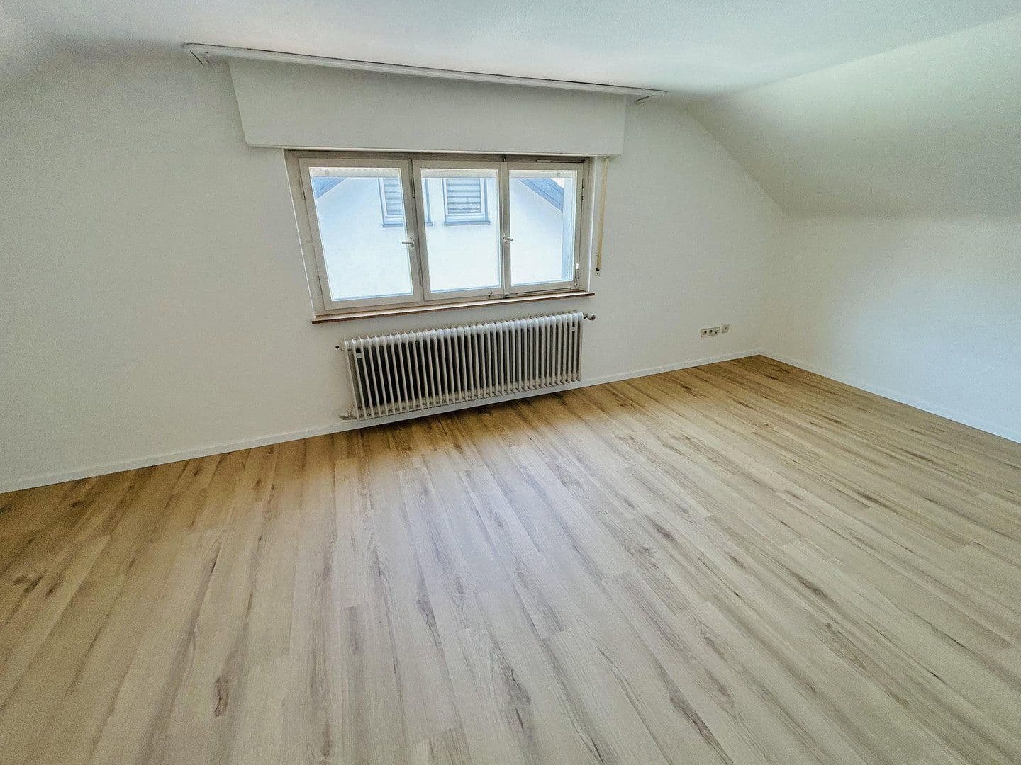 Prenájom bytu 2-izbový 55 m², Lärchenstr. 31, Birkenfeld, Bádensko-Wurttembersko Prenájom bytu 2-izbový 55 m², Lärchenstr. 31, Birkenfeld, Bádensko-Wurttembersko