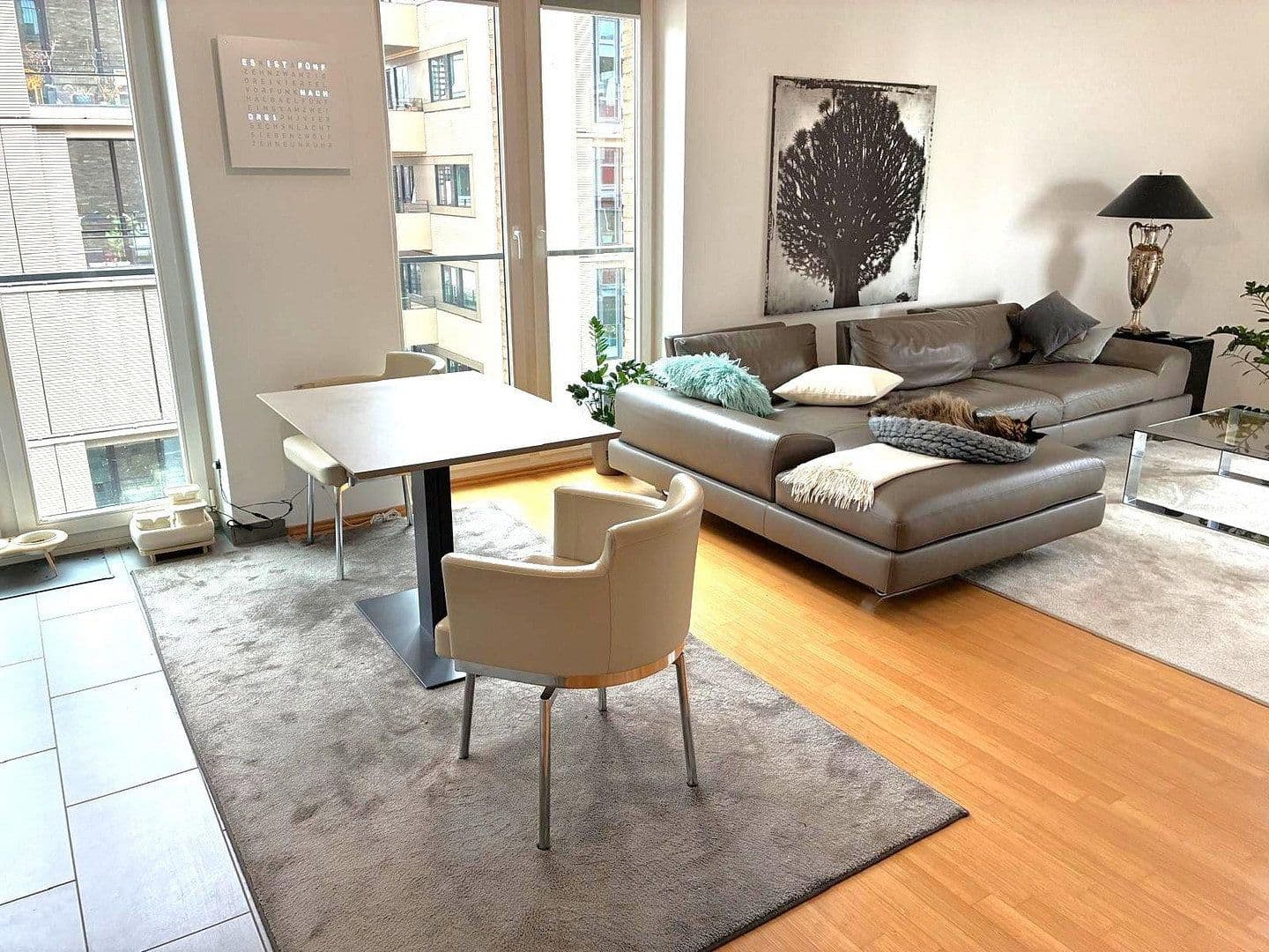 Prenájom bytu 2-izbový 62 m², Am Kaiserkai 51, Hamburg, Hamburg Prenájom bytu 2-izbový 62 m², Am Kaiserkai 51, Hamburg, Hamburg