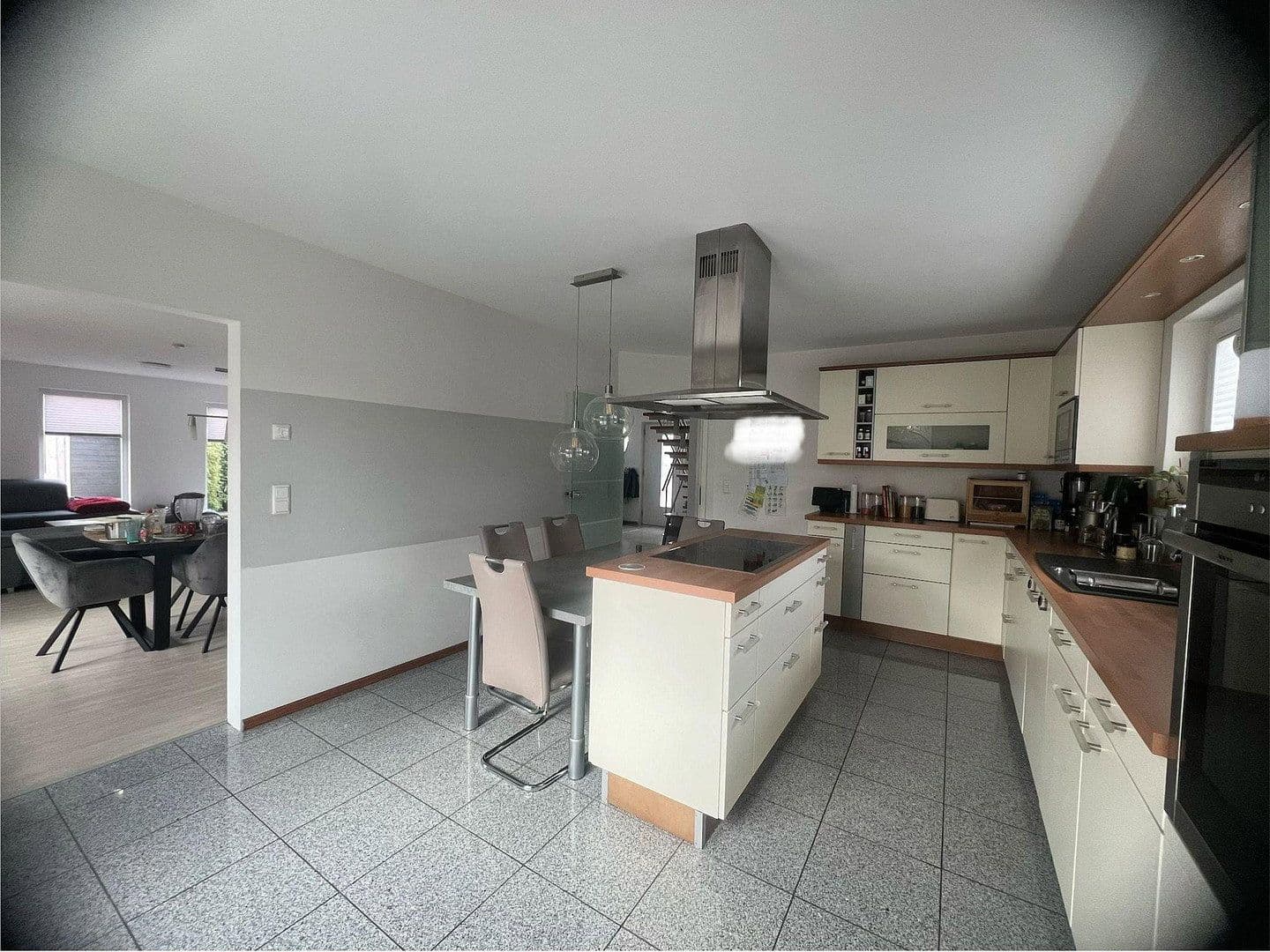 Predaj domu 186 m², pozemek 866 m², Nienburg/Weser, Dolné Sasko Predaj domu 186 m², pozemek 866 m², Nienburg/Weser, Dolné Sasko