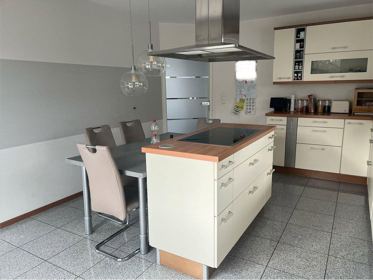 Predaj domu 186 m², pozemek 866 m², Nienburg/Weser, Dolné Sasko Predaj domu 186 m², pozemek 866 m², Nienburg/Weser, Dolné Sasko