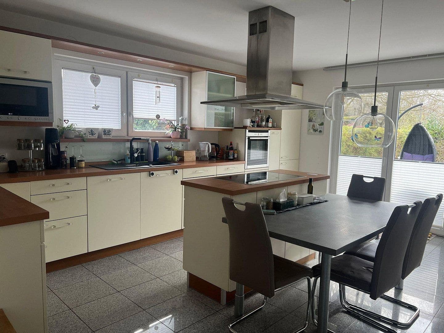 Predaj domu 186 m², pozemek 866 m², Nienburg/Weser, Dolné Sasko Predaj domu 186 m², pozemek 866 m², Nienburg/Weser, Dolné Sasko