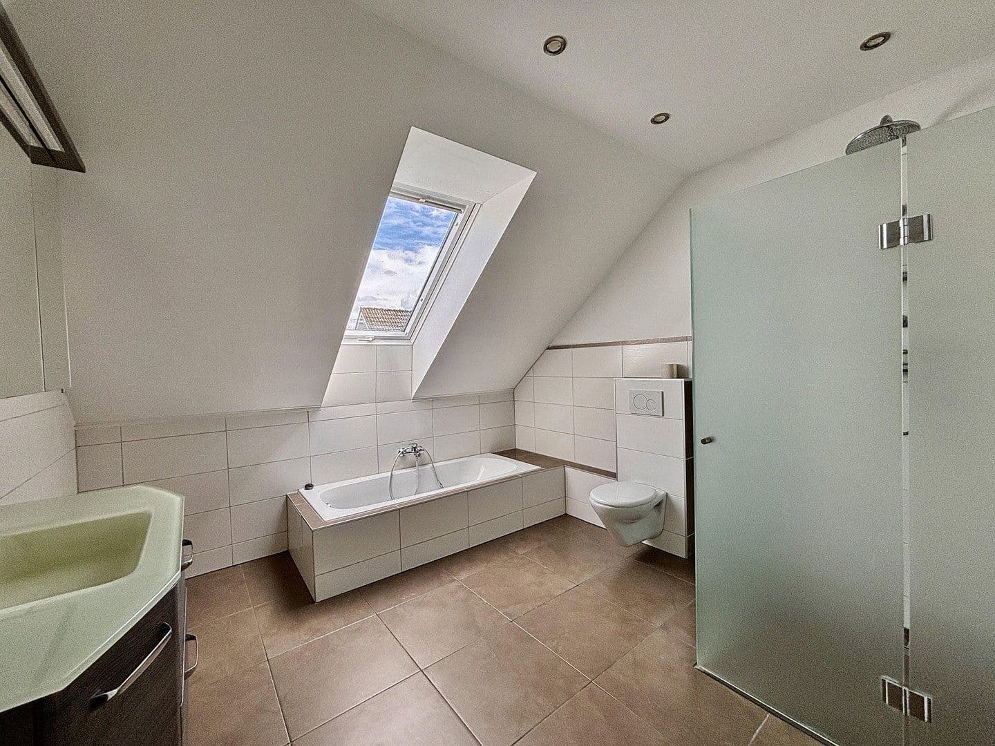 Predaj domu 137 m², pozemek 380 m², Zeltberg 41b, Lüneburg, Dolné Sasko Predaj domu 137 m², pozemek 380 m², Zeltberg 41b, Lüneburg, Dolné Sasko