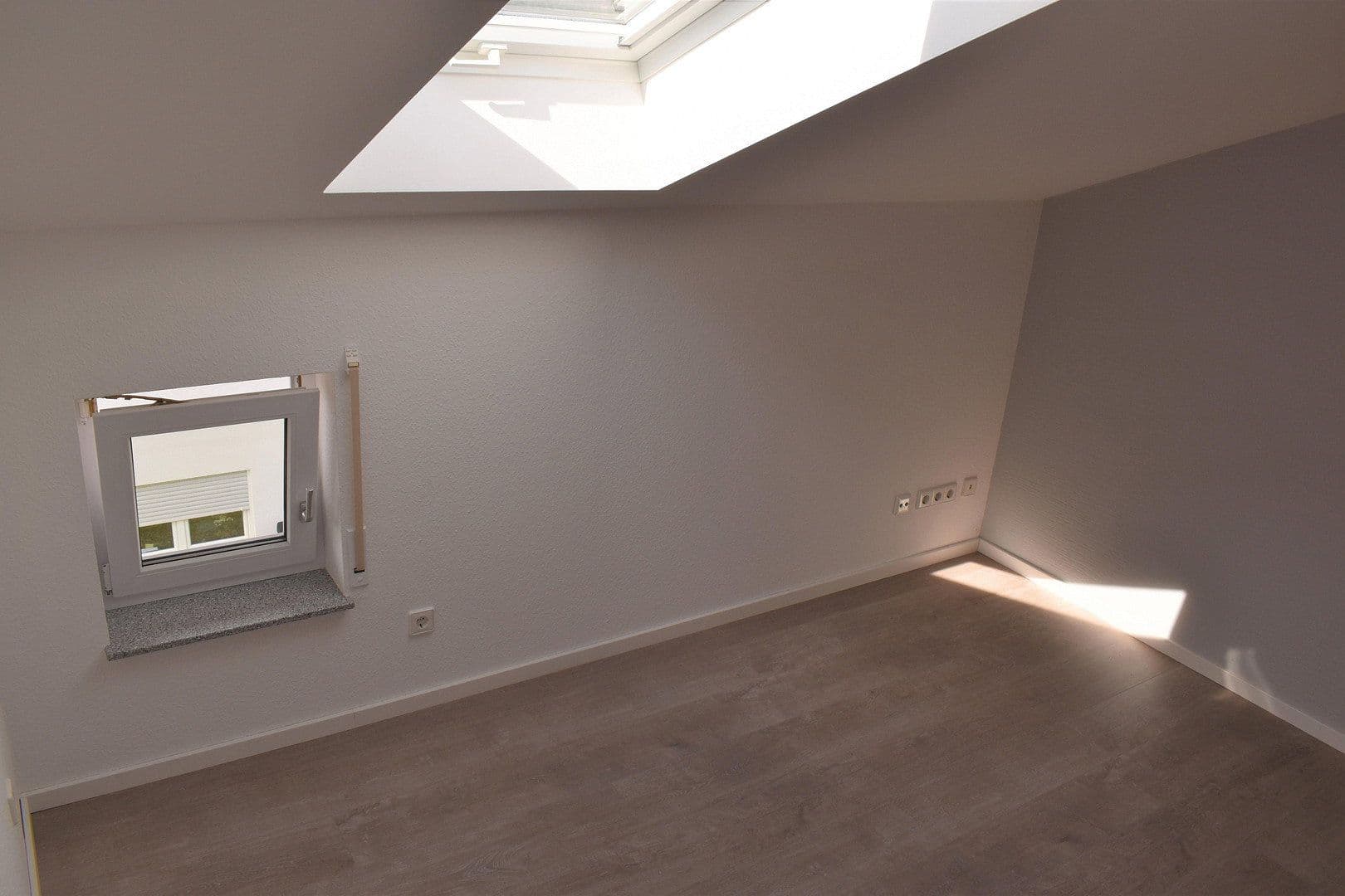 Predaj domu 207 m², pozemek 364 m², Deizisau, Bádensko-Wurttembersko Predaj domu 207 m², pozemek 364 m², Deizisau, Bádensko-Wurttembersko