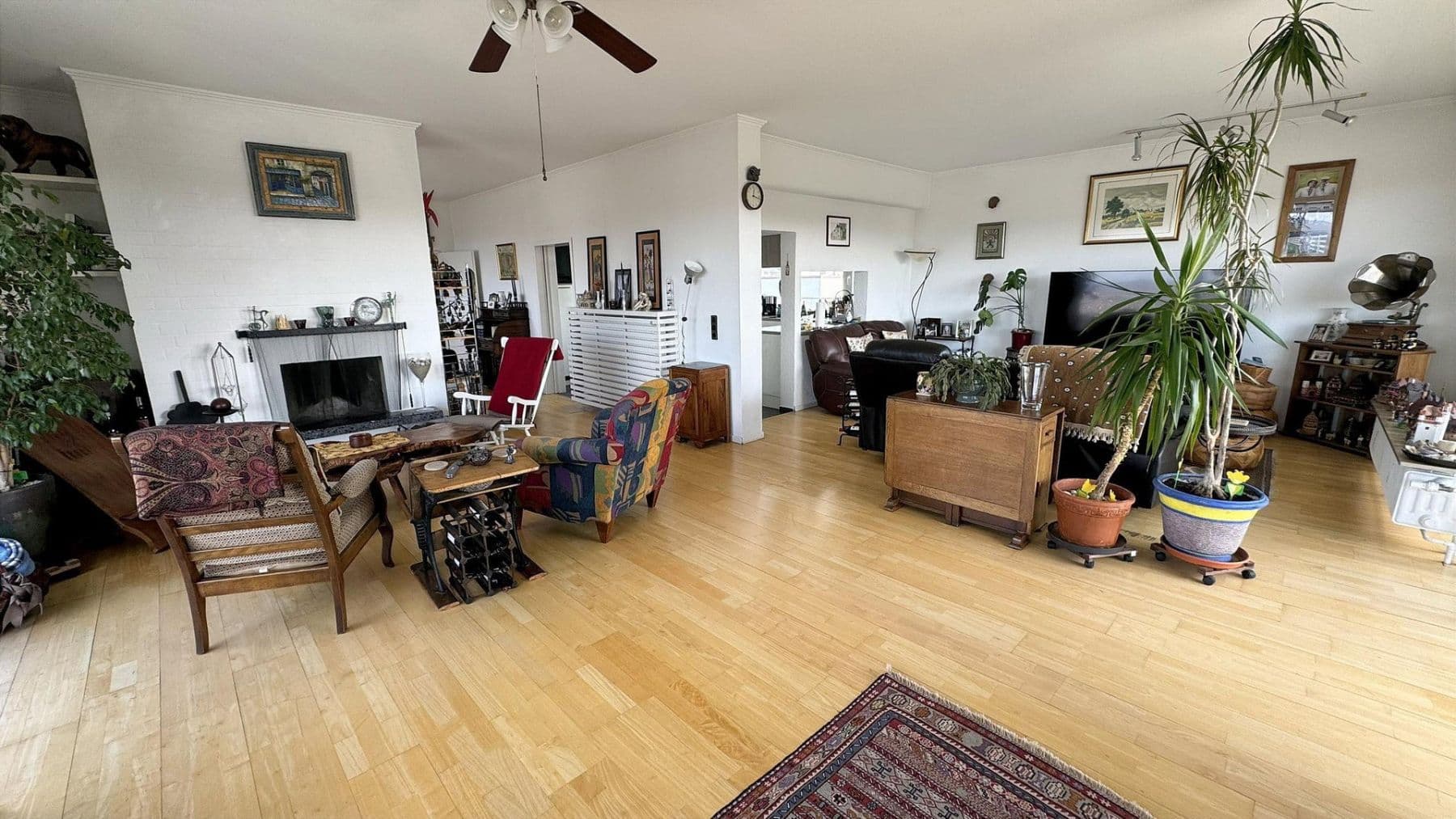 Prenájom bytu 5-izbový 234 m², Bierstädter Höhe 68, Wiesbaden, Hesensko Prenájom bytu 5-izbový 234 m², Bierstädter Höhe 68, Wiesbaden, Hesensko