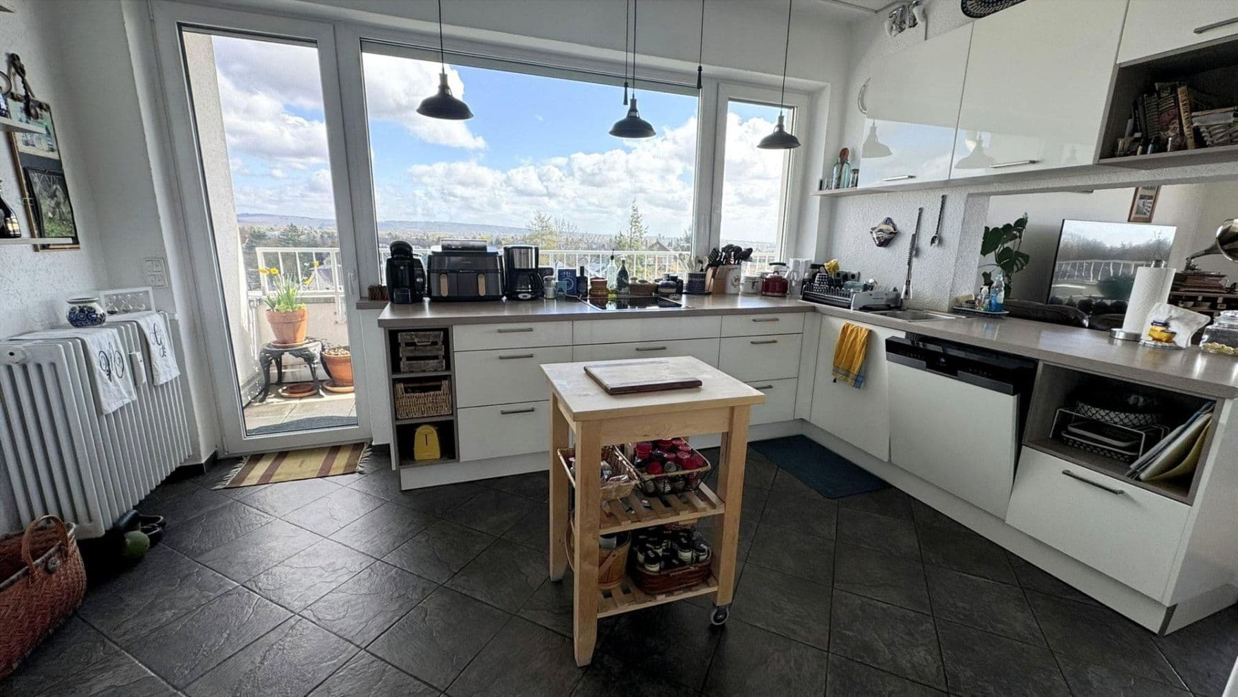 Prenájom bytu 5-izbový 234 m², Bierstädter Höhe 68, Wiesbaden, Hesensko Prenájom bytu 5-izbový 234 m², Bierstädter Höhe 68, Wiesbaden, Hesensko