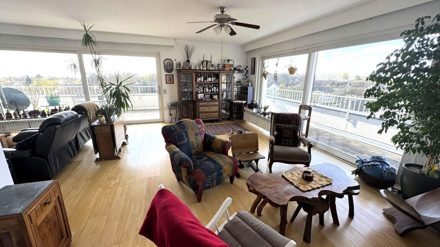 Prenájom bytu 5-izbový 234 m², Bierstädter Höhe 68, Wiesbaden, Hesensko Prenájom bytu 5-izbový 234 m², Bierstädter Höhe 68, Wiesbaden, Hesensko