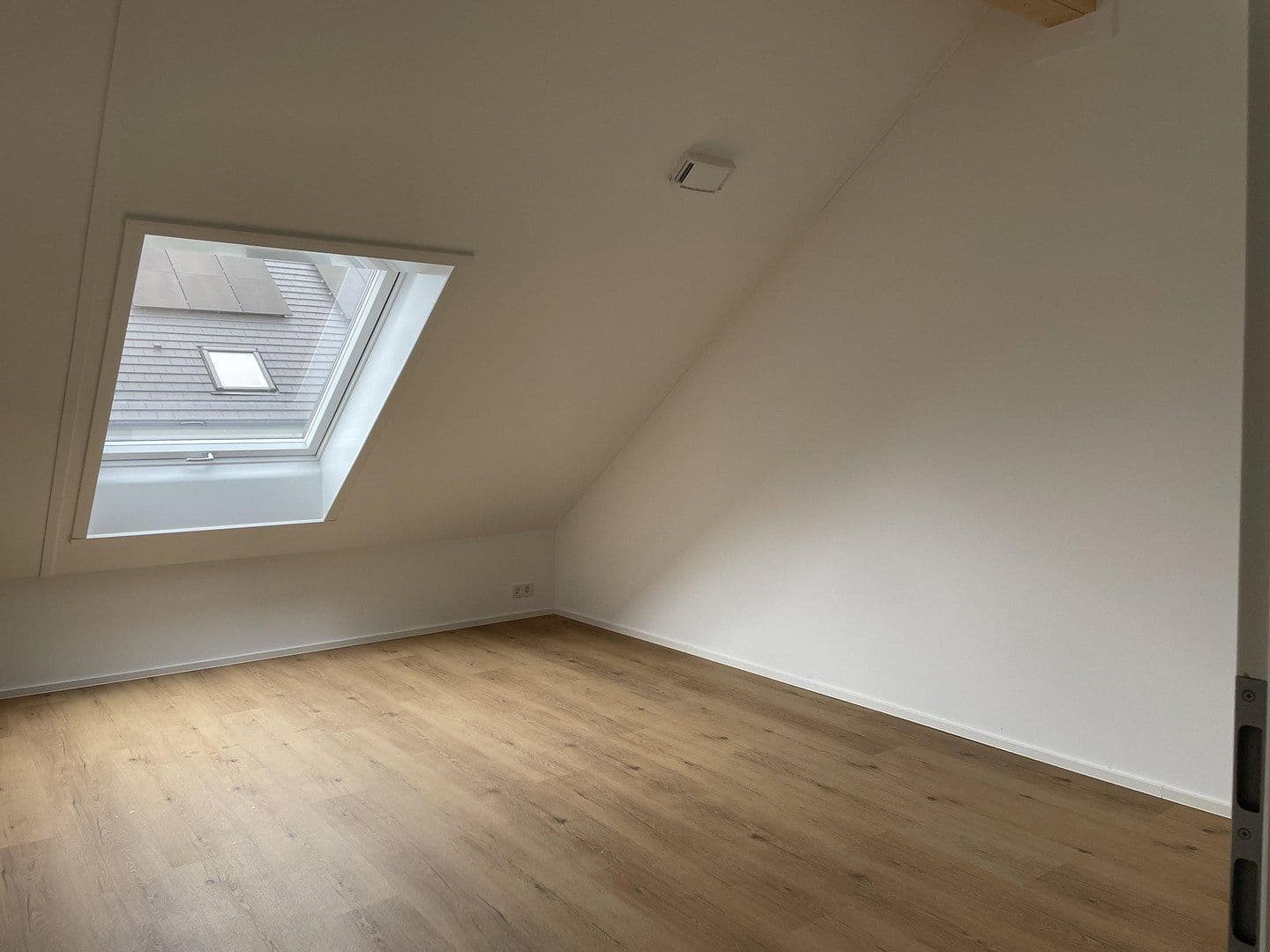 Prenájom domu 145 m², pozemek 100 m², Raiffeisenweg 1c, Kirchheimbolanden, Porýnie-Falcko Prenájom domu 145 m², pozemek 100 m², Raiffeisenweg 1c, Kirchheimbolanden, Porýnie-Falcko