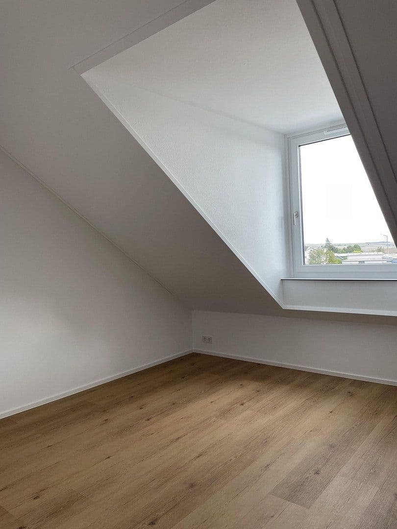 Prenájom domu 145 m², pozemek 100 m², Raiffeisenweg 1c, Kirchheimbolanden, Porýnie-Falcko Prenájom domu 145 m², pozemek 100 m², Raiffeisenweg 1c, Kirchheimbolanden, Porýnie-Falcko