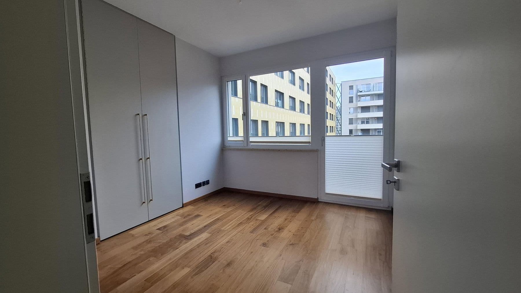 Predaj bytu 3-izbový 95 m², Berlin, Berlín Predaj bytu 3-izbový 95 m², Berlin, Berlín