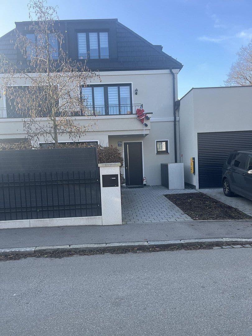 Predaj domu 165 m², pozemek 175 m², München, Bavorsko Predaj domu 165 m², pozemek 175 m², München, Bavorsko