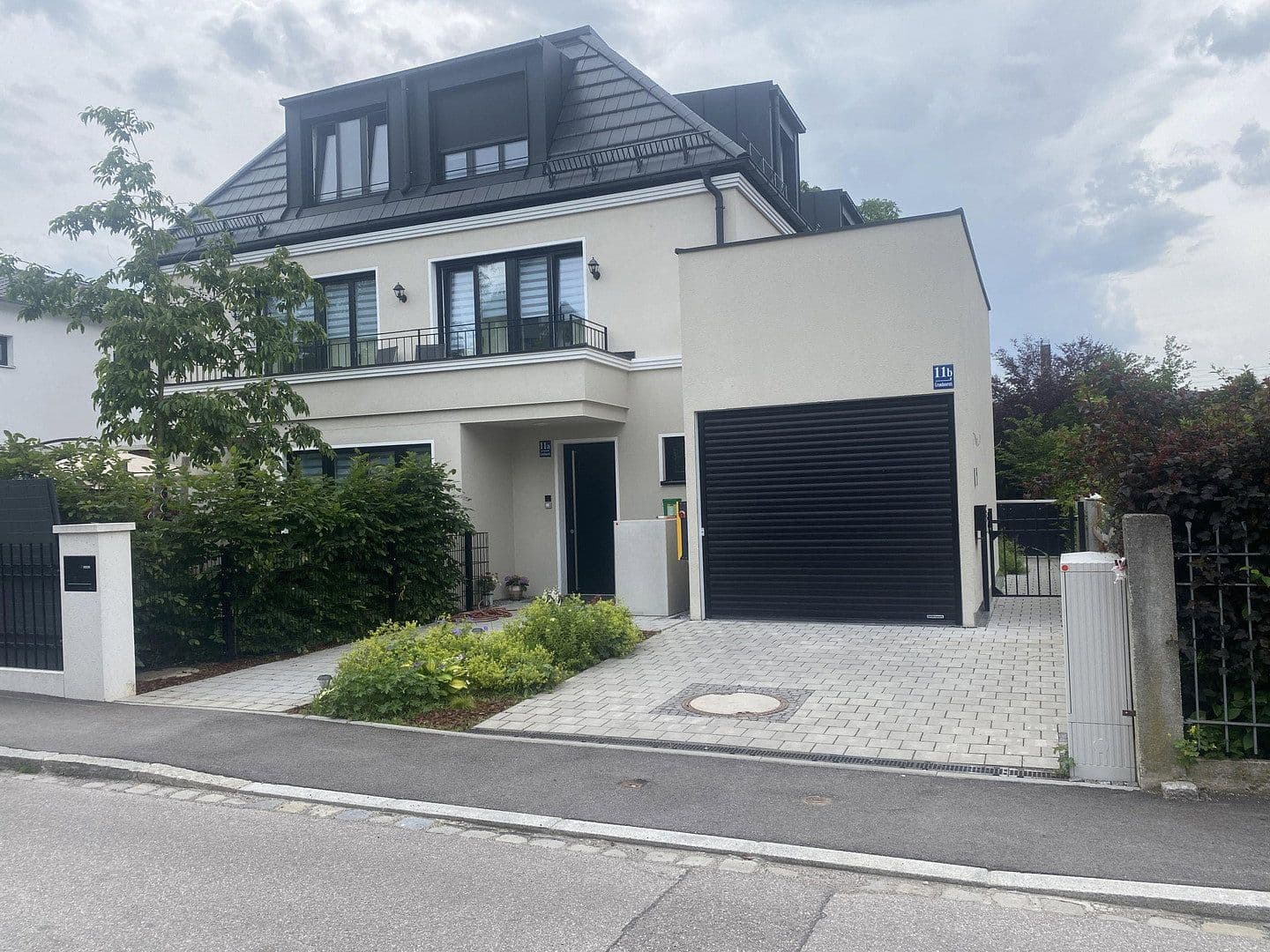 Predaj domu 165 m², pozemek 175 m², München, Bavorsko Predaj domu 165 m², pozemek 175 m², München, Bavorsko