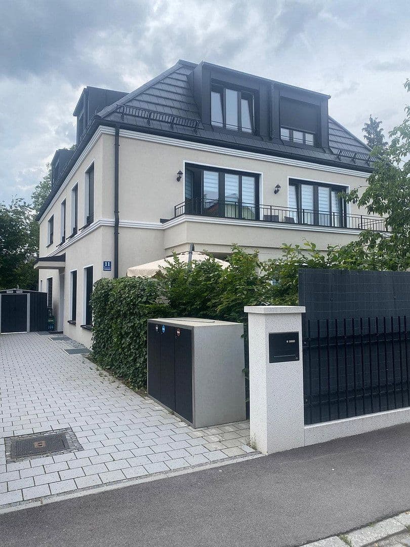 Predaj domu 165 m², pozemek 175 m², München, Bavorsko Predaj domu 165 m², pozemek 175 m², München, Bavorsko