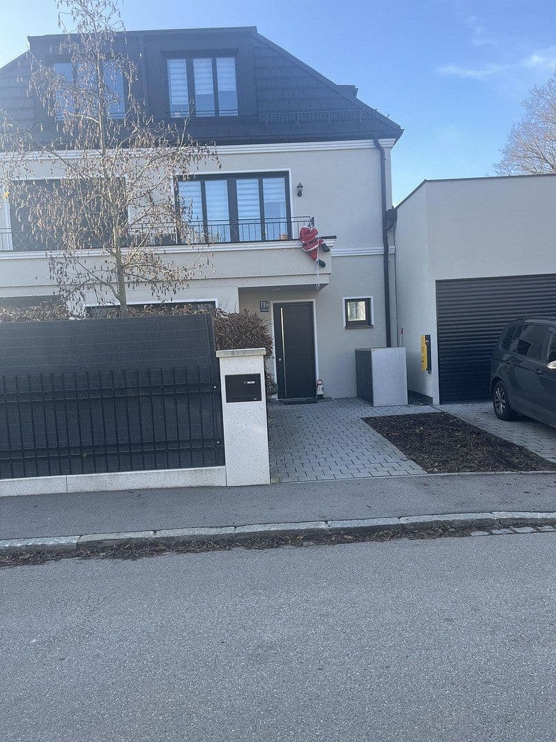 Predaj domu 165 m², pozemek 175 m², München, Bavorsko Predaj domu 165 m², pozemek 175 m², München, Bavorsko