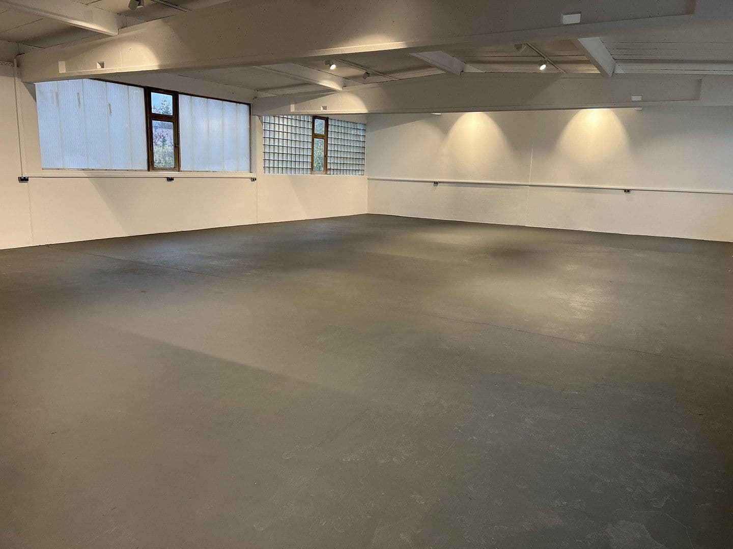 Predaj nebytového priestoru 6.250 m², Schützenstr. 3, Weidhausen b.Coburg, Bavorsko Predaj nebytového priestoru 6.250 m², Schützenstr. 3, Weidhausen b.Coburg, Bavorsko