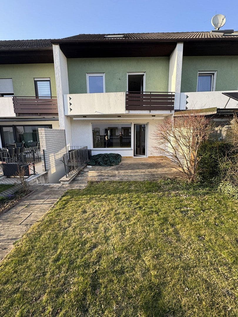 Predaj domu 130 m², pozemek 180 m², Am Jeschken 26, Augsburg, Bavorsko Predaj domu 130 m², pozemek 180 m², Am Jeschken 26, Augsburg, Bavorsko