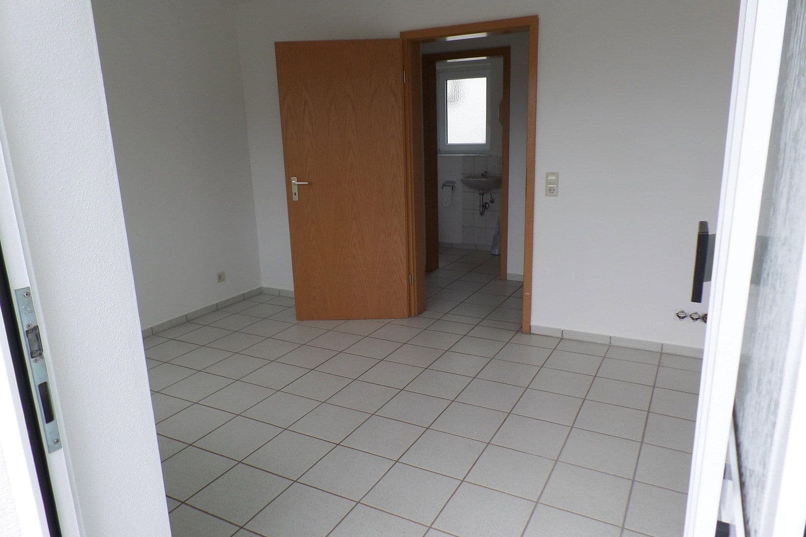 Prenájom nebytového priestoru 180 m², Dieselstrasse 12, Trochtelfingen, Bádensko-Wurttembersko Prenájom nebytového priestoru 180 m², Dieselstrasse 12, Trochtelfingen, Bádensko-Wurttembersko