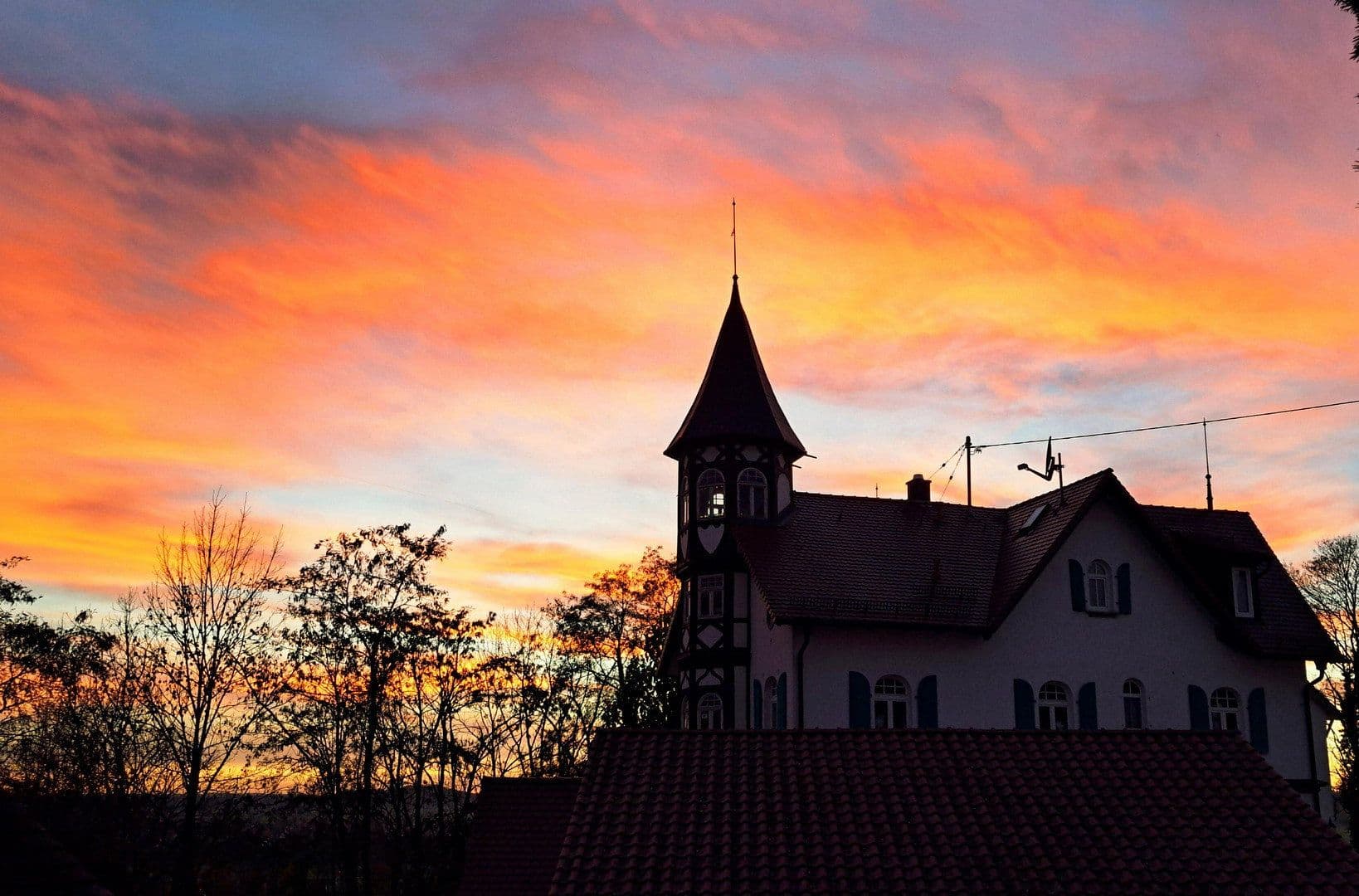 Predaj domu 282 m², pozemek 931 m², Kellmünz a.d.Iller, Bavorsko Predaj domu 282 m², pozemek 931 m², Kellmünz a.d.Iller, Bavorsko