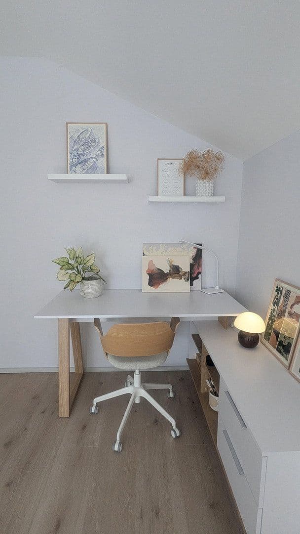 Predaj domu 180 m², pozemek 443 m², Rottenburg am Neckar, Bádensko-Wurttembersko Predaj domu 180 m², pozemek 443 m², Rottenburg am Neckar, Bádensko-Wurttembersko