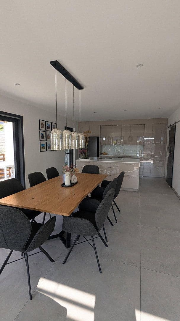 Predaj domu 180 m², pozemek 443 m², Rottenburg am Neckar, Bádensko-Wurttembersko Predaj domu 180 m², pozemek 443 m², Rottenburg am Neckar, Bádensko-Wurttembersko