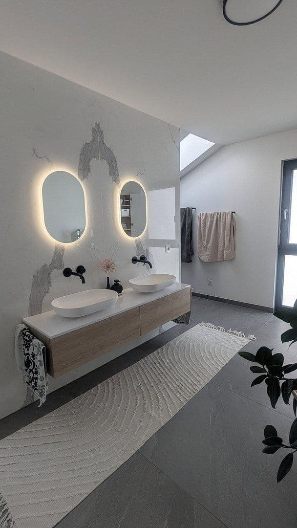 Predaj domu 180 m², pozemek 443 m², Rottenburg am Neckar, Bádensko-Wurttembersko Predaj domu 180 m², pozemek 443 m², Rottenburg am Neckar, Bádensko-Wurttembersko