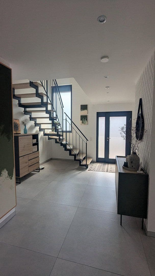 Predaj domu 180 m², pozemek 443 m², Rottenburg am Neckar, Bádensko-Wurttembersko Predaj domu 180 m², pozemek 443 m², Rottenburg am Neckar, Bádensko-Wurttembersko