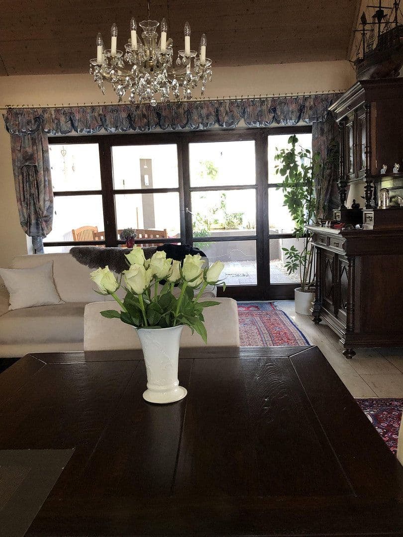 Predaj bytu 5-izbový 160 m², Rottenburg am Neckar, Bádensko-Wurttembersko Predaj bytu 5-izbový 160 m², Rottenburg am Neckar, Bádensko-Wurttembersko