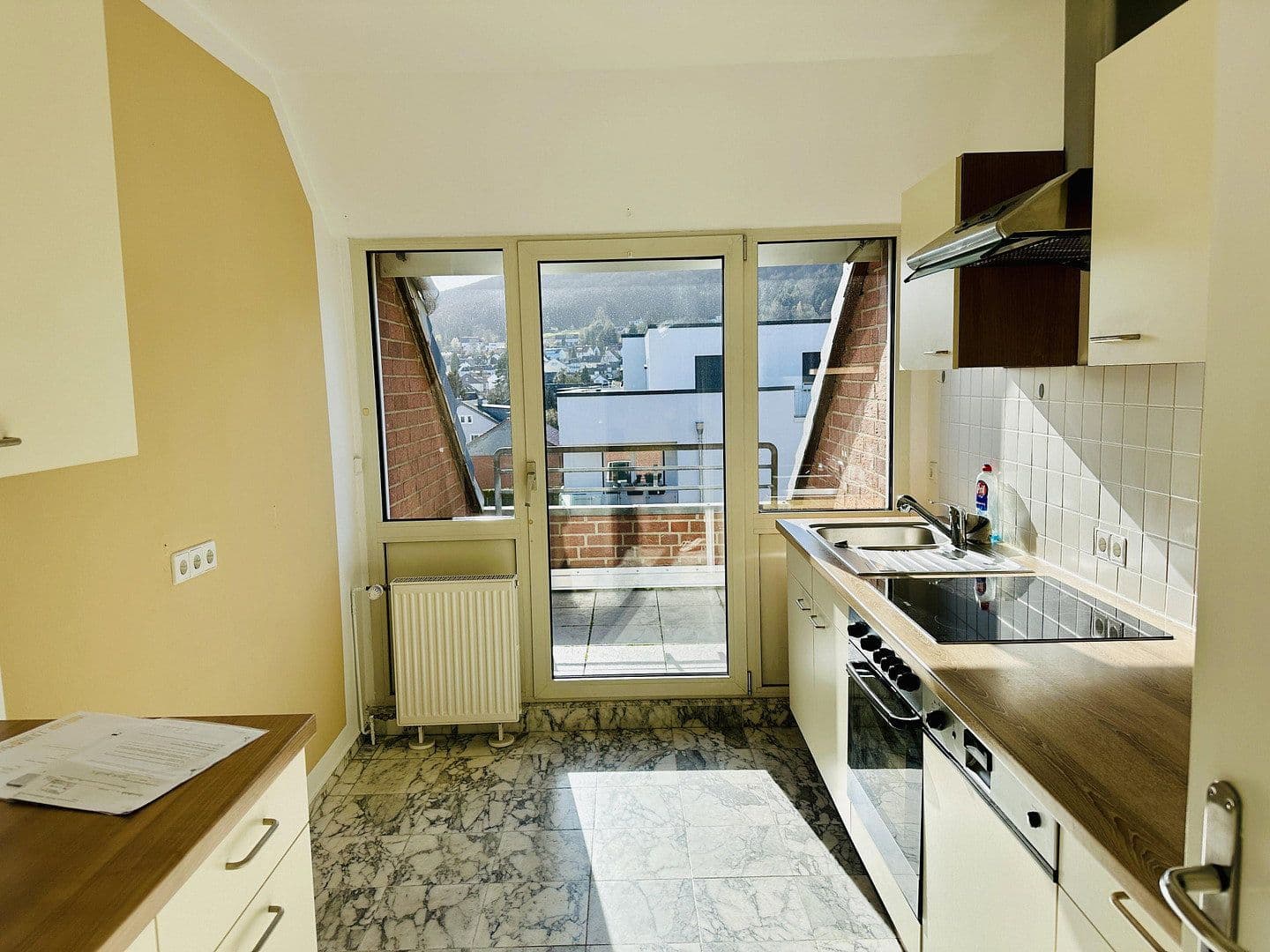 Prenájom bytu 3-izbový 73 m², Springe, Dolné Sasko Prenájom bytu 3-izbový 73 m², Springe, Dolné Sasko