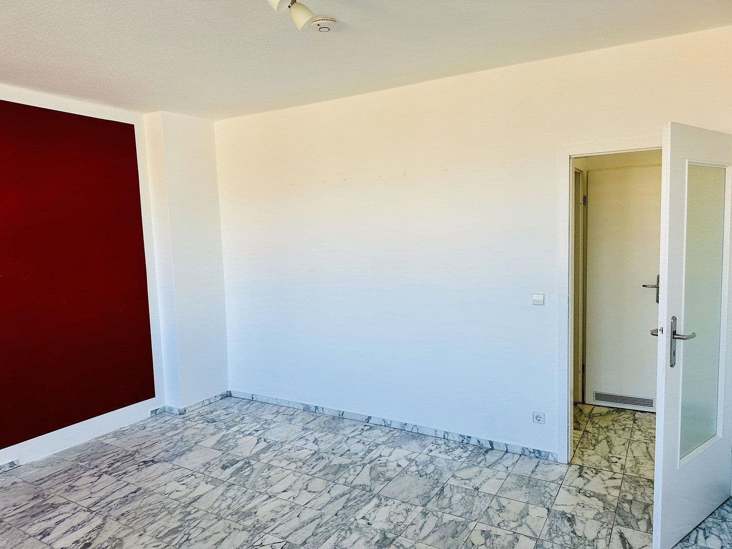 Prenájom bytu 3-izbový 73 m², Springe, Dolné Sasko Prenájom bytu 3-izbový 73 m², Springe, Dolné Sasko