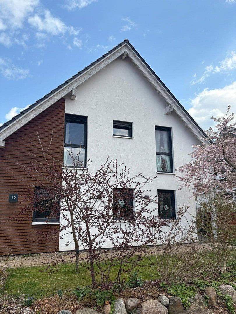 Predaj domu 210 m², pozemek 744 m², Radbruch, Dolné Sasko Predaj domu 210 m², pozemek 744 m², Radbruch, Dolné Sasko