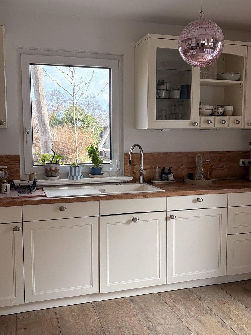 Predaj domu 210 m², pozemek 744 m², Radbruch, Dolné Sasko Predaj domu 210 m², pozemek 744 m², Radbruch, Dolné Sasko