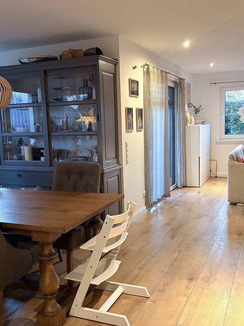 Predaj domu 210 m², pozemek 744 m², Radbruch, Dolné Sasko Predaj domu 210 m², pozemek 744 m², Radbruch, Dolné Sasko