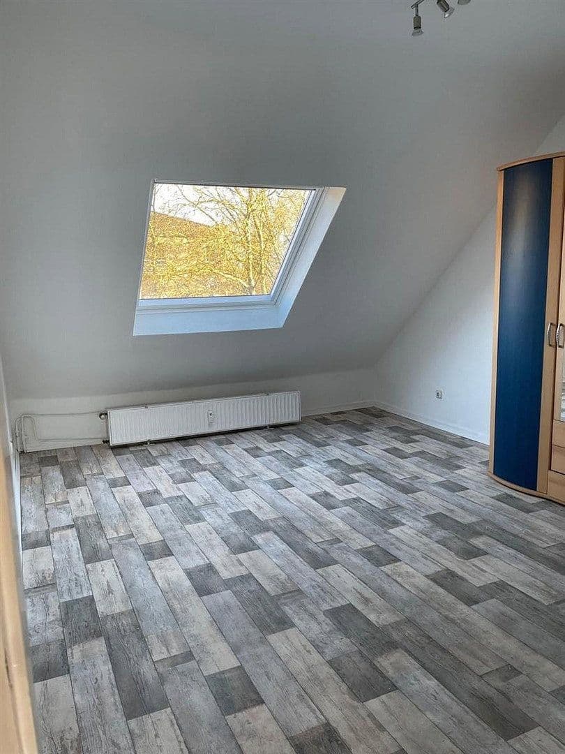 Prenájom bytu 1-izbový 35 m², Mülheim a.d. Ruhr, Severné Porýnie - Westfálsko Prenájom bytu 1-izbový 35 m², Mülheim a.d. Ruhr, Severné Porýnie - Westfálsko