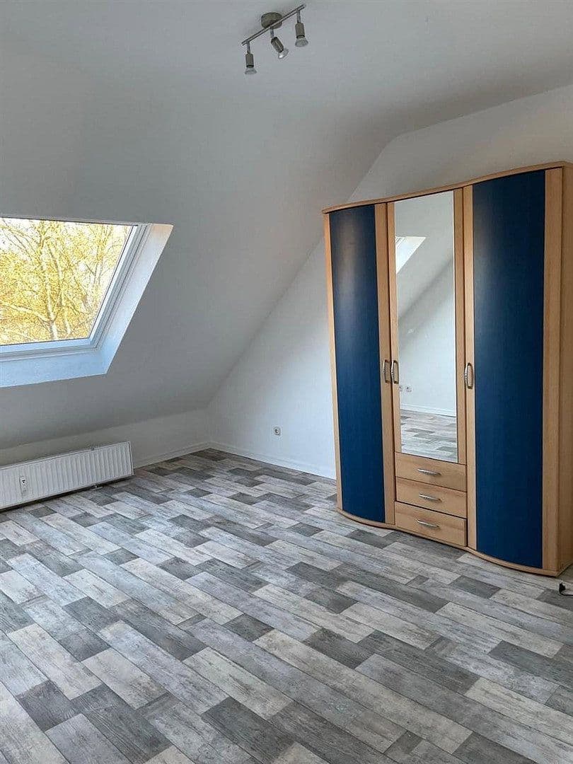 Prenájom bytu 1-izbový 35 m², Mülheim a.d. Ruhr, Severné Porýnie - Westfálsko Prenájom bytu 1-izbový 35 m², Mülheim a.d. Ruhr, Severné Porýnie - Westfálsko