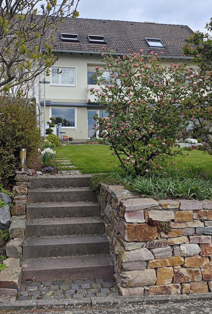 Predaj domu 137 m², pozemek 213 m², Flörsheim, Hesensko Predaj domu 137 m², pozemek 213 m², Flörsheim, Hesensko