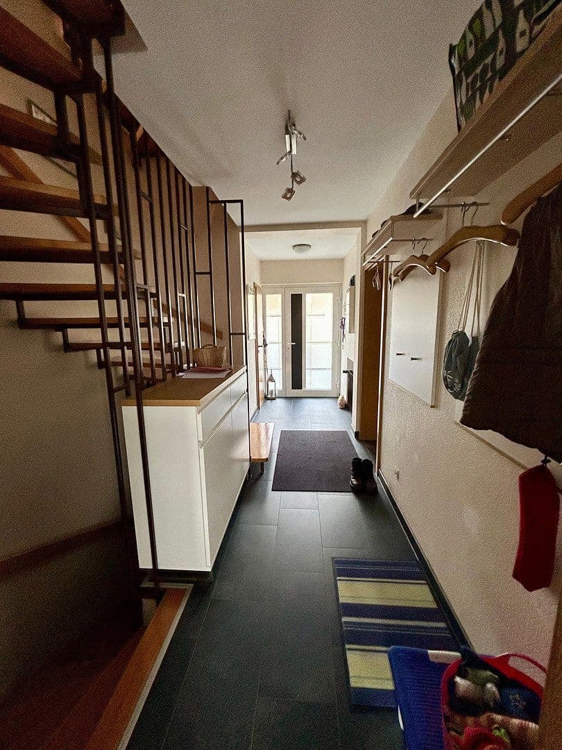 Predaj domu 137 m², pozemek 213 m², Flörsheim, Hesensko Predaj domu 137 m², pozemek 213 m², Flörsheim, Hesensko