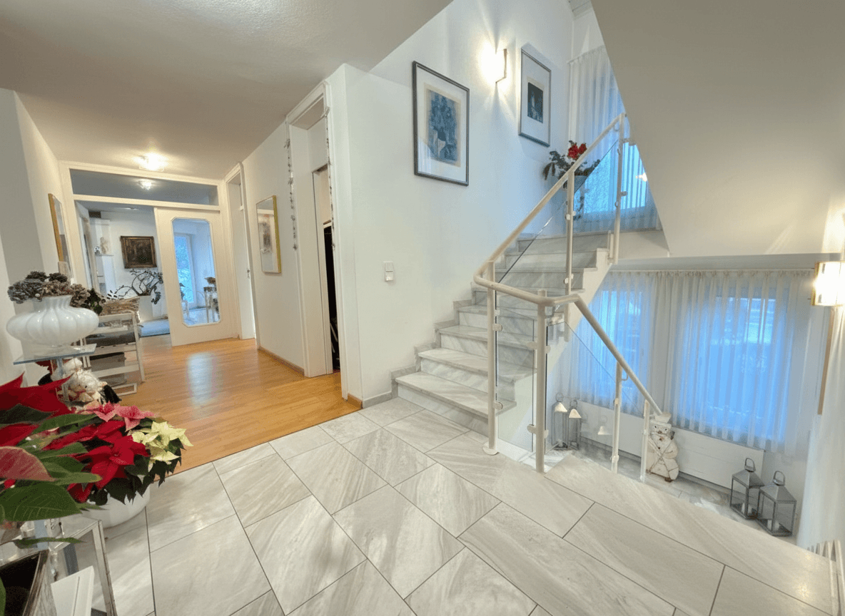 Predaj domu 330 m², pozemek 624 m², Weil der Stadt, Bádensko-Wurttembersko Predaj domu 330 m², pozemek 624 m², Weil der Stadt, Bádensko-Wurttembersko