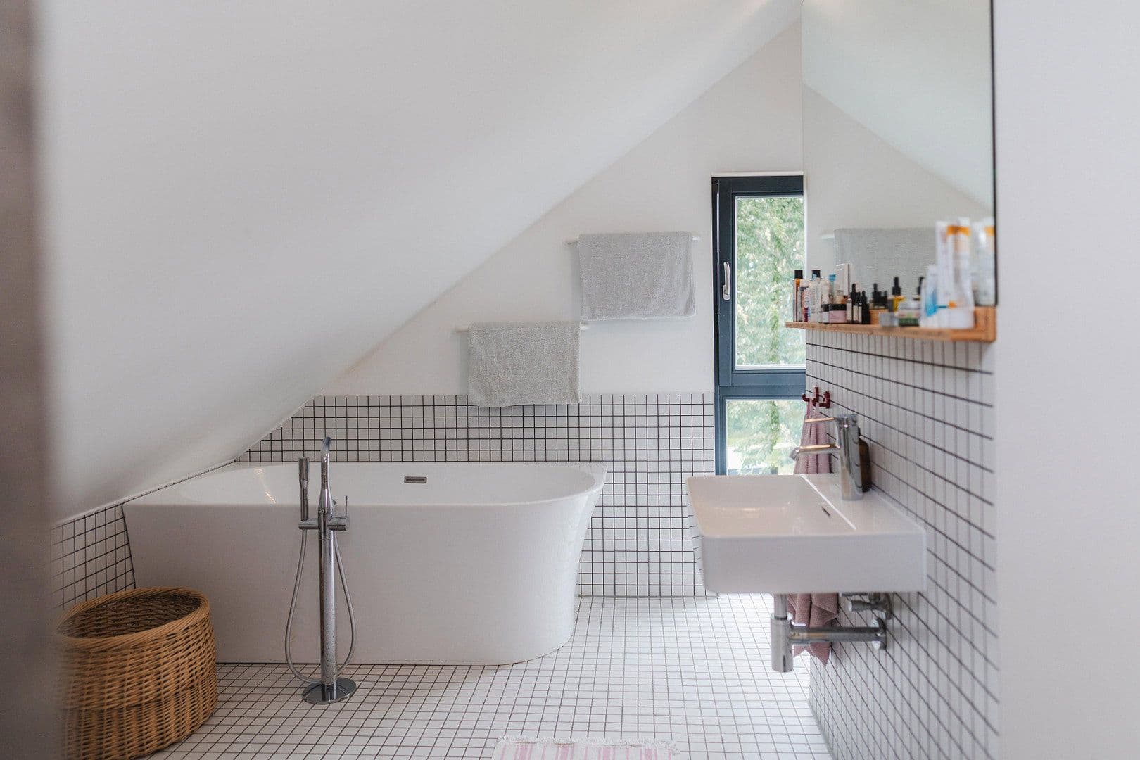 Predaj domu 202 m², pozemek 489 m², Potsdam, Brandenbursko Predaj domu 202 m², pozemek 489 m², Potsdam, Brandenbursko