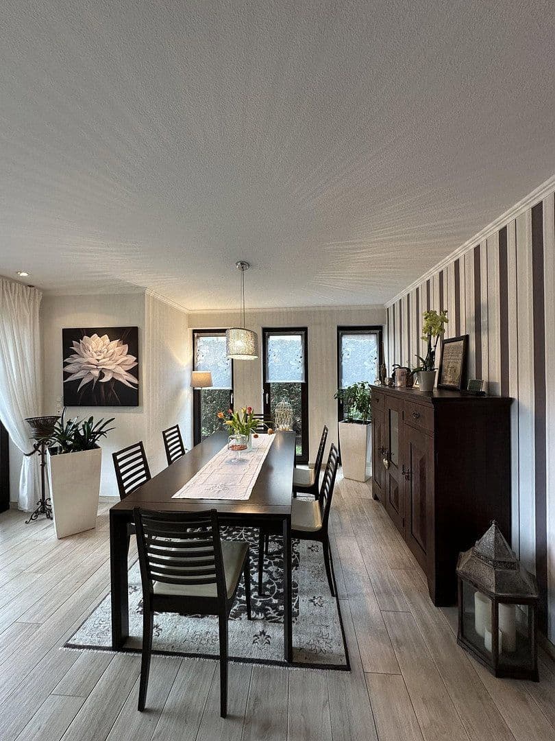 Predaj domu 220 m², pozemek 563 m², Altenburg, Durínsko Predaj domu 220 m², pozemek 563 m², Altenburg, Durínsko