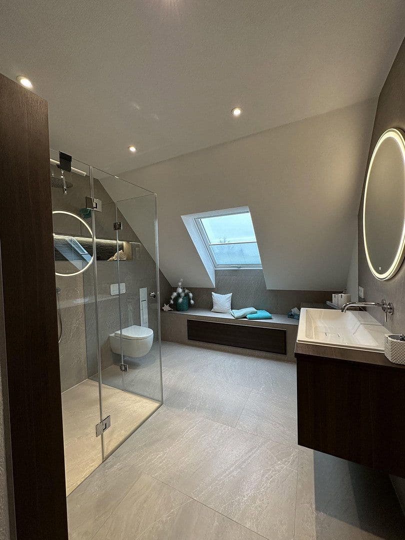 Predaj domu 220 m², pozemek 563 m², Altenburg, Durínsko Predaj domu 220 m², pozemek 563 m², Altenburg, Durínsko