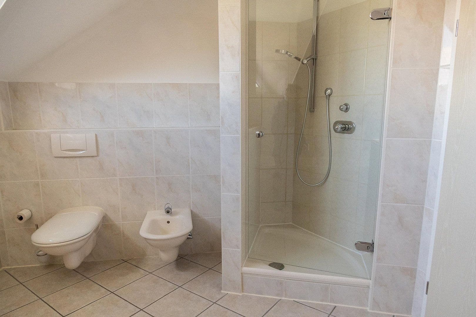 Predaj domu 160 m², pozemek 500 m², Lindengrabenstrasse 28, Lahr/Schwarzwald, Bádensko-Wurttembersko Predaj domu 160 m², pozemek 500 m², Lindengrabenstrasse 28, Lahr/Schwarzwald, Bádensko-Wurttembersko