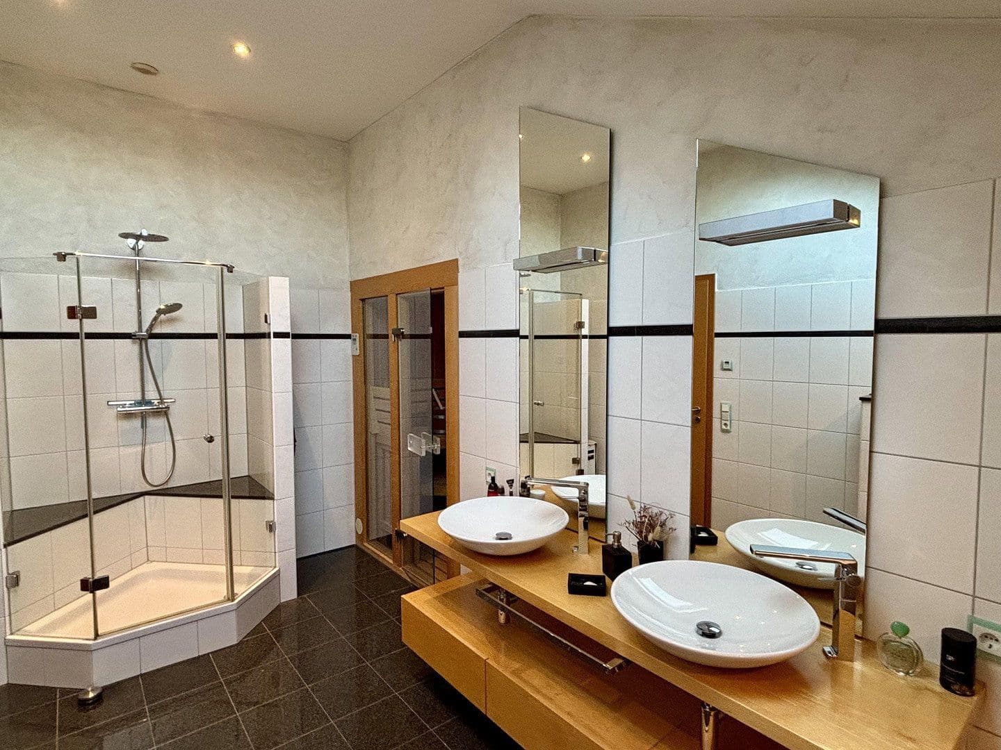 Predaj domu 339 m², pozemek 974 m², Wassenberg, Severné Porýnie - Westfálsko Predaj domu 339 m², pozemek 974 m², Wassenberg, Severné Porýnie - Westfálsko