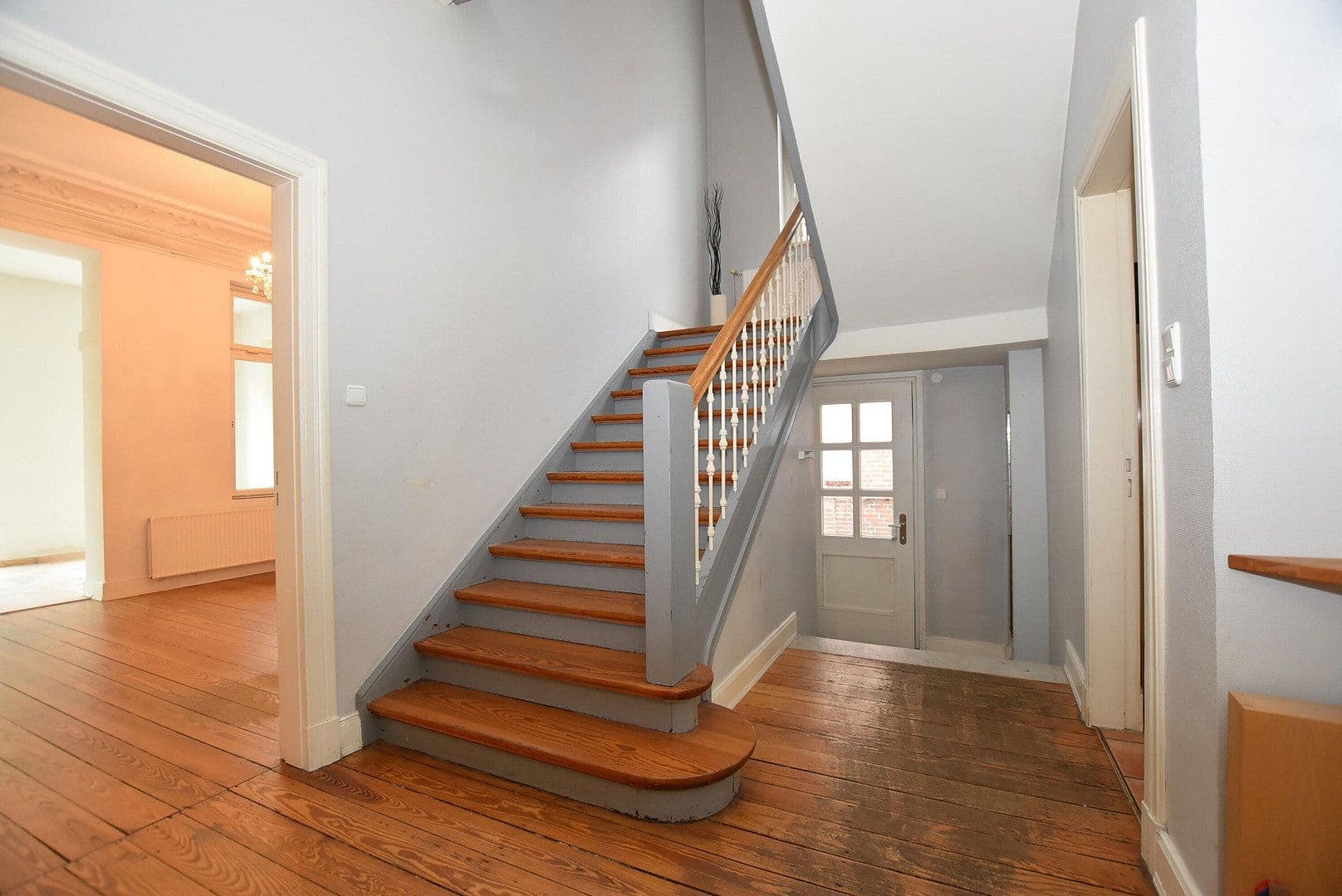 Predaj domu 427 m², pozemek 1.509 m², Hamburg, Hamburg Predaj domu 427 m², pozemek 1.509 m², Hamburg, Hamburg