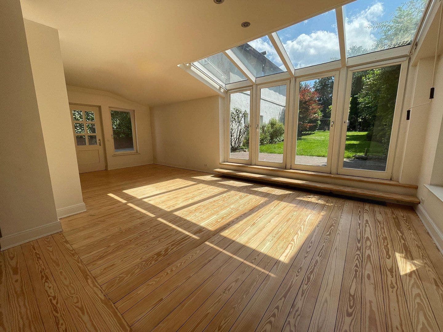 Predaj domu 427 m², pozemek 1.509 m², Hamburg, Hamburg Predaj domu 427 m², pozemek 1.509 m², Hamburg, Hamburg