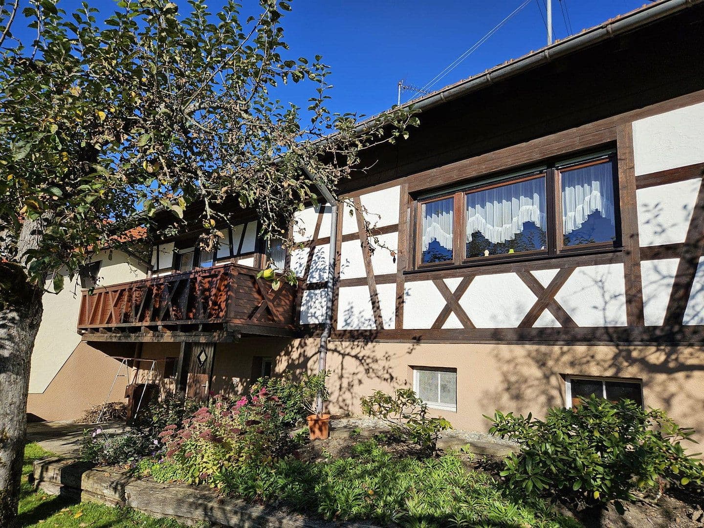 Predaj domu 96 m², pozemek 1.089 m², Zillhauserlandstraße 9, Balingen, Bádensko-Wurttembersko Predaj domu 96 m², pozemek 1.089 m², Zillhauserlandstraße 9, Balingen, Bádensko-Wurttembersko