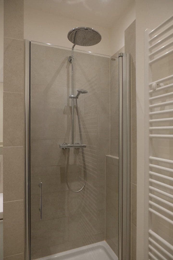 Predaj bytu 4-izbový 130 m², Berlin, Berlín Predaj bytu 4-izbový 130 m², Berlin, Berlín