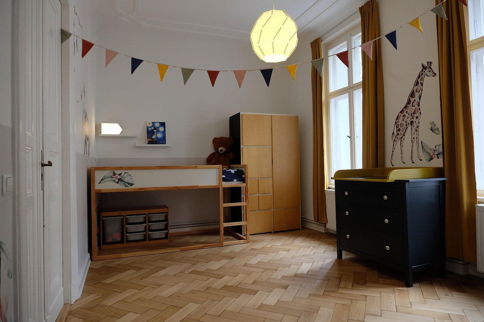 Predaj bytu 4-izbový 130 m², Berlin, Berlín Predaj bytu 4-izbový 130 m², Berlin, Berlín