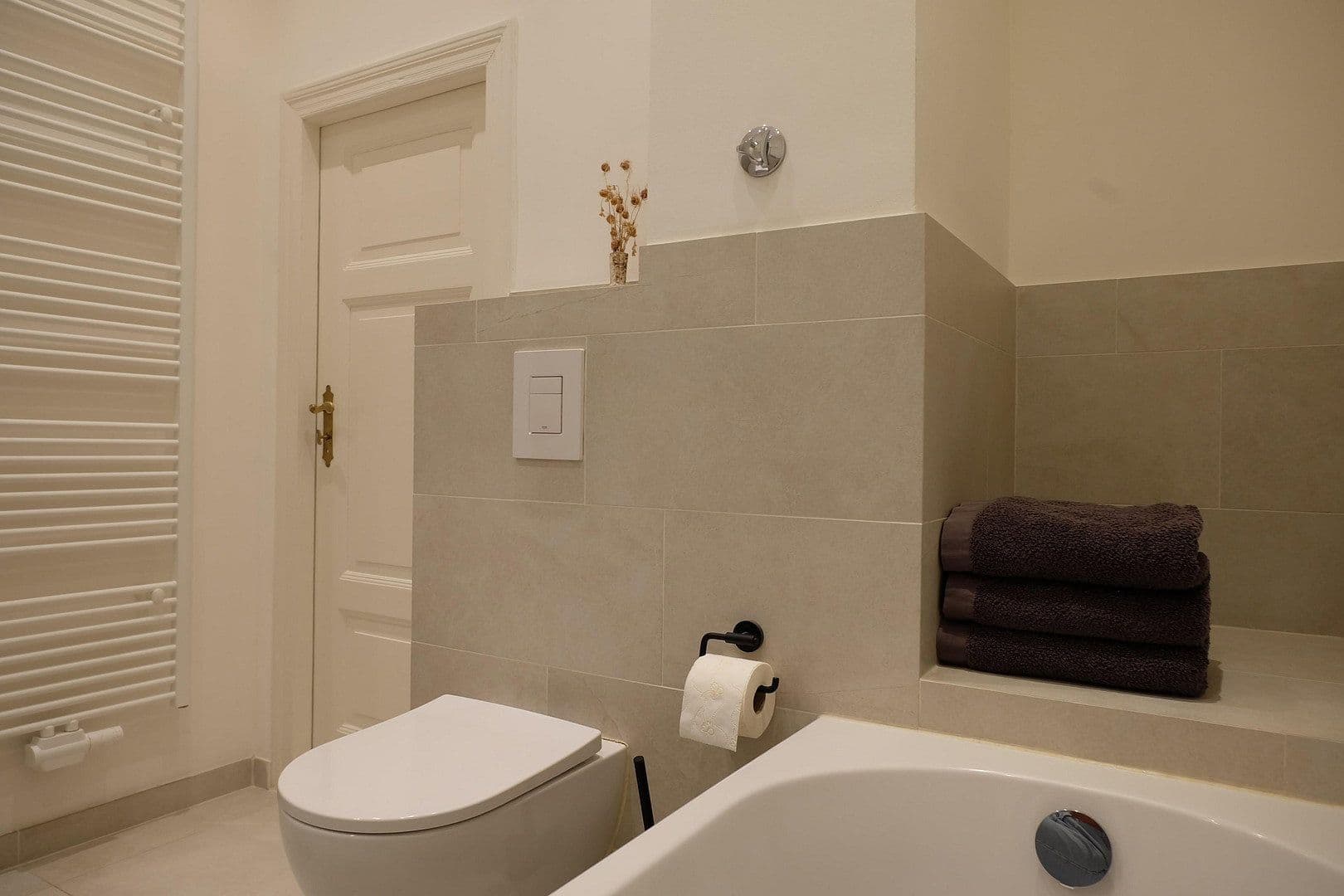 Predaj bytu 4-izbový 130 m², Berlin, Berlín Predaj bytu 4-izbový 130 m², Berlin, Berlín