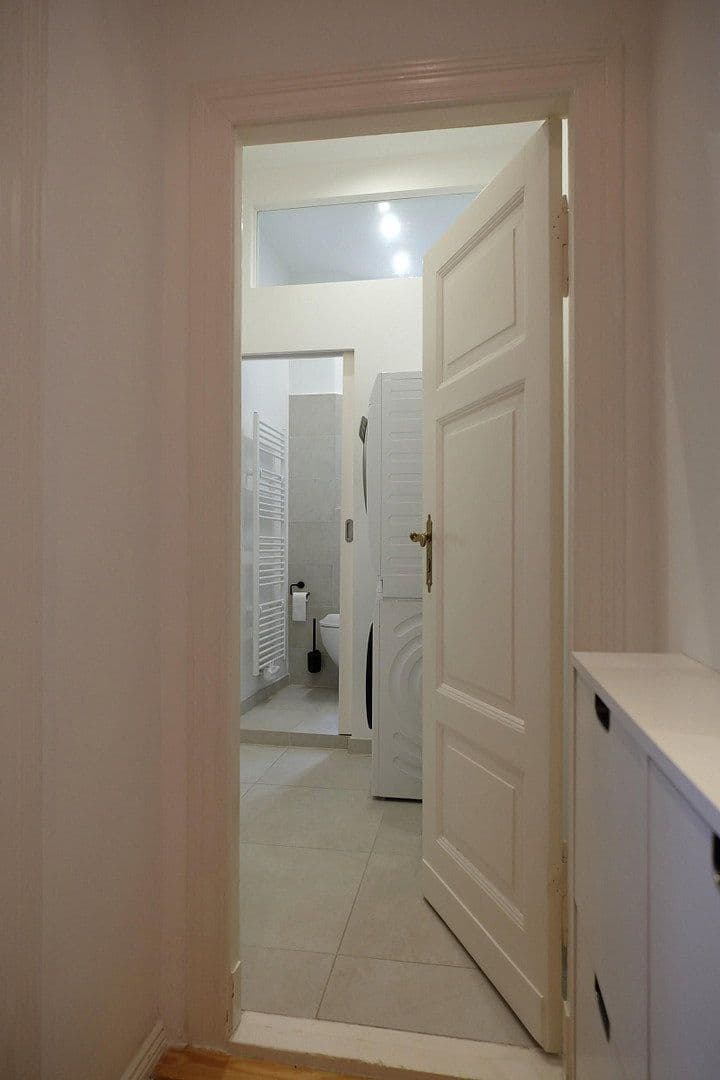 Predaj bytu 4-izbový 130 m², Berlin, Berlín Predaj bytu 4-izbový 130 m², Berlin, Berlín