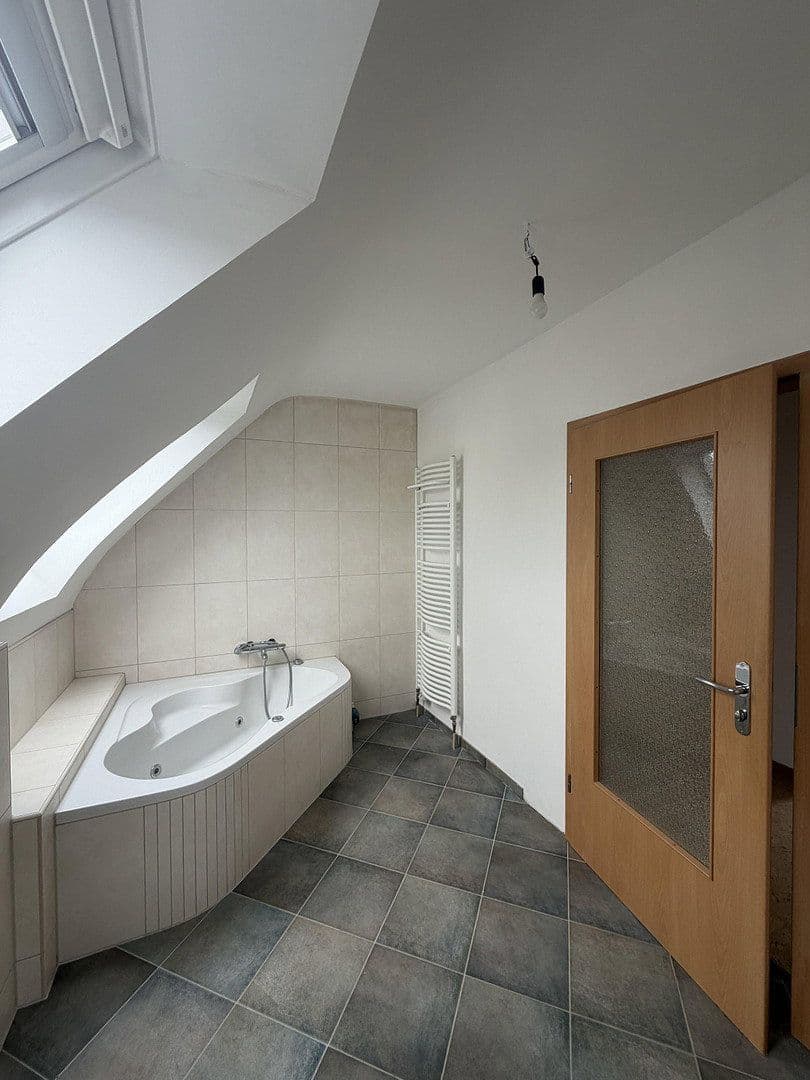 Predaj domu 145 m², pozemek 329 m², Rüsselsheim am Main, Hesensko Predaj domu 145 m², pozemek 329 m², Rüsselsheim am Main, Hesensko