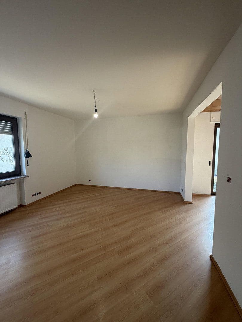 Predaj domu 145 m², pozemek 329 m², Rüsselsheim am Main, Hesensko Predaj domu 145 m², pozemek 329 m², Rüsselsheim am Main, Hesensko